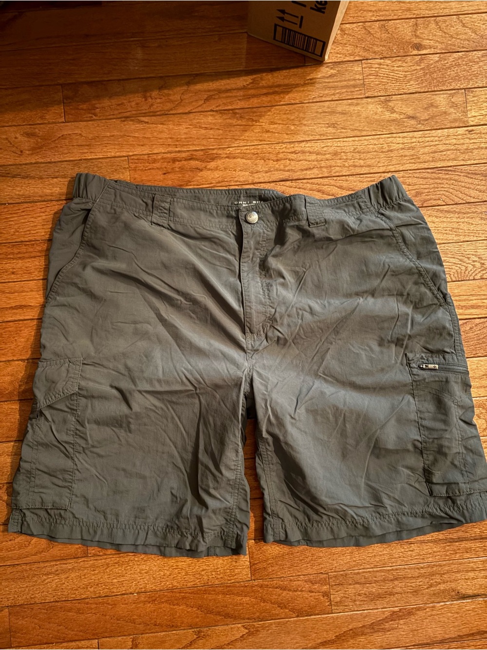**EUC** Columbia Men's Cargo Shorts - Charcoal Gray